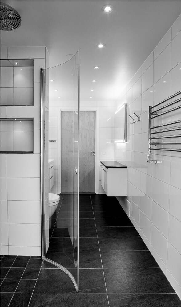 Reference photo of bathroom